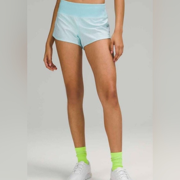 LULULEMON ATHLETICA new Speed Up Short '2.5' Size 12 - Picture 1 of 6